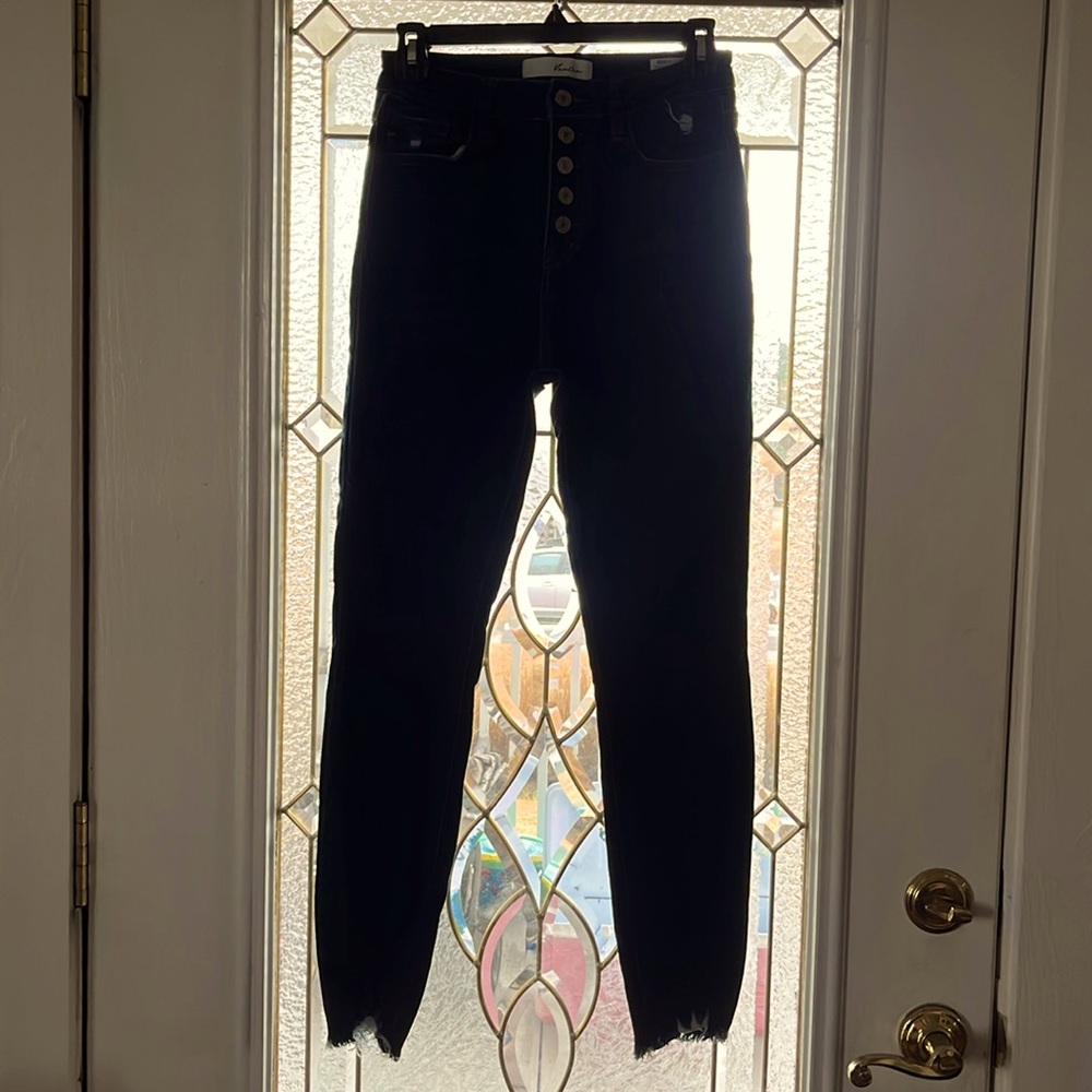 KanCan Greyson High Rise Super Skinny Jeans
Super Dark Wash Style
Size 5/26